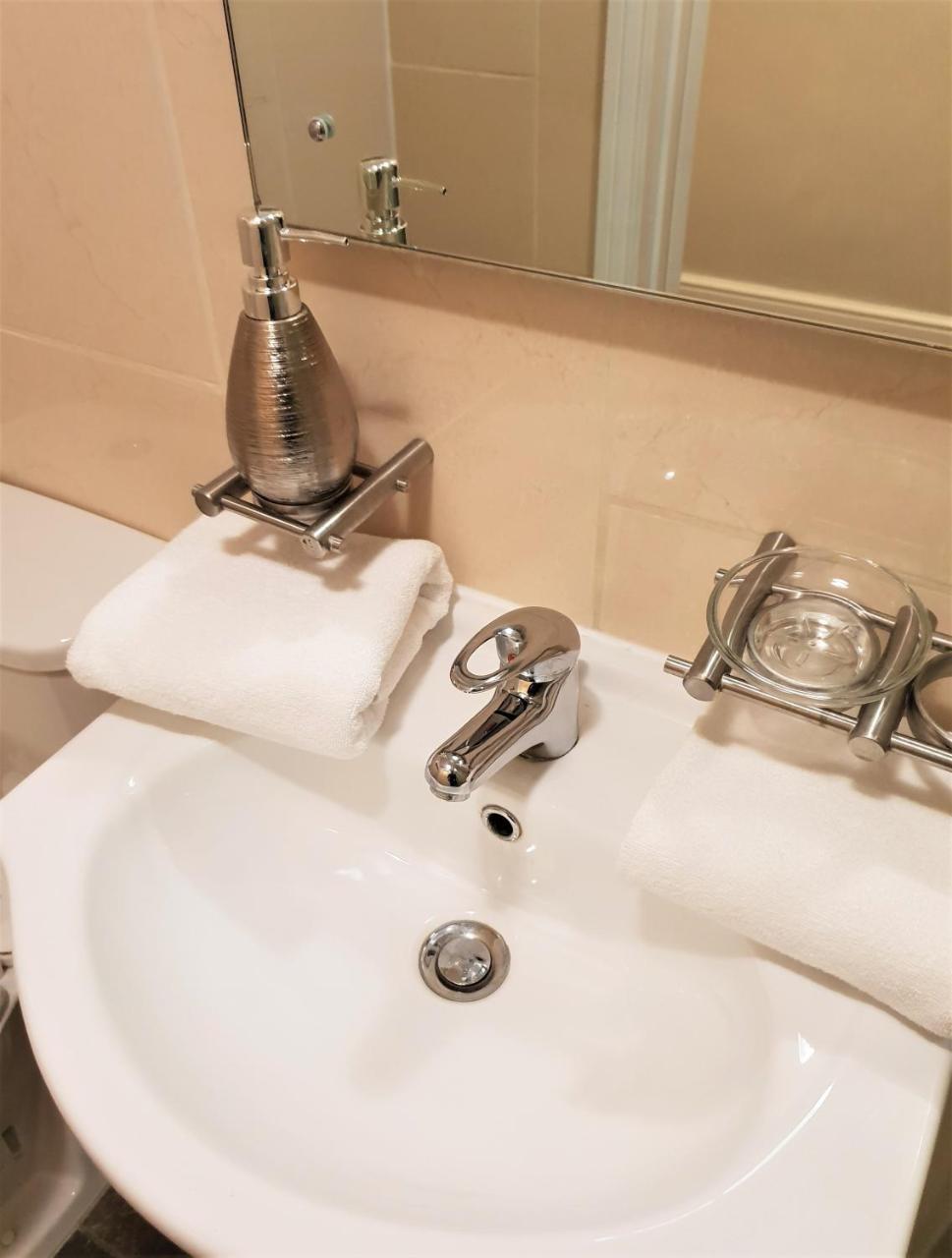 The King William Hotel Лондон Экстерьер фото
